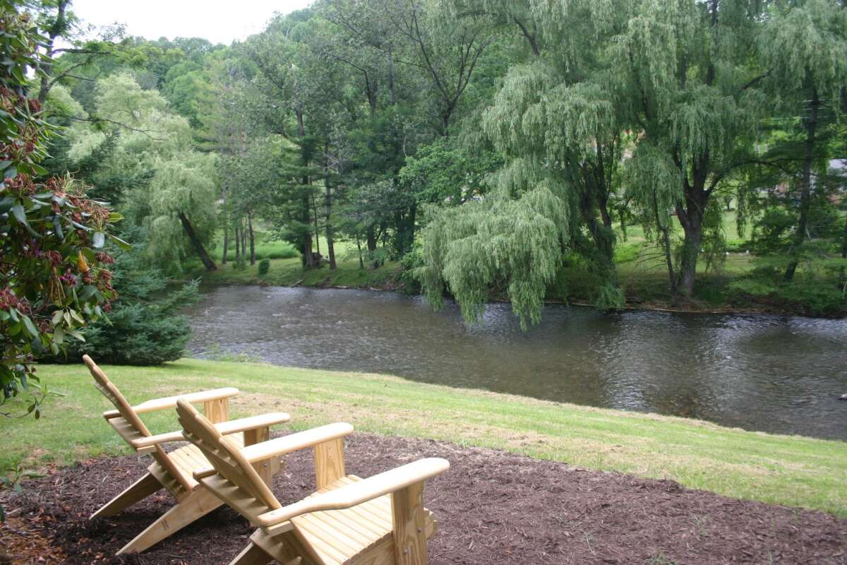 Carolina Mountain Properties Rentals Ashe County New River Waters Edge Property Trout Fishing