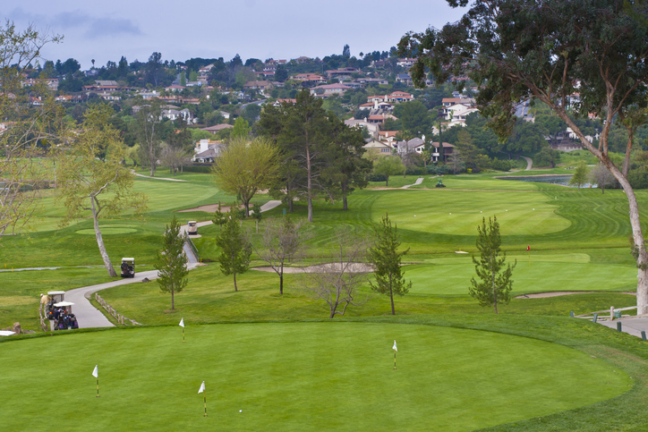 Advantages of Renting a Vacation Property in a Golf Community