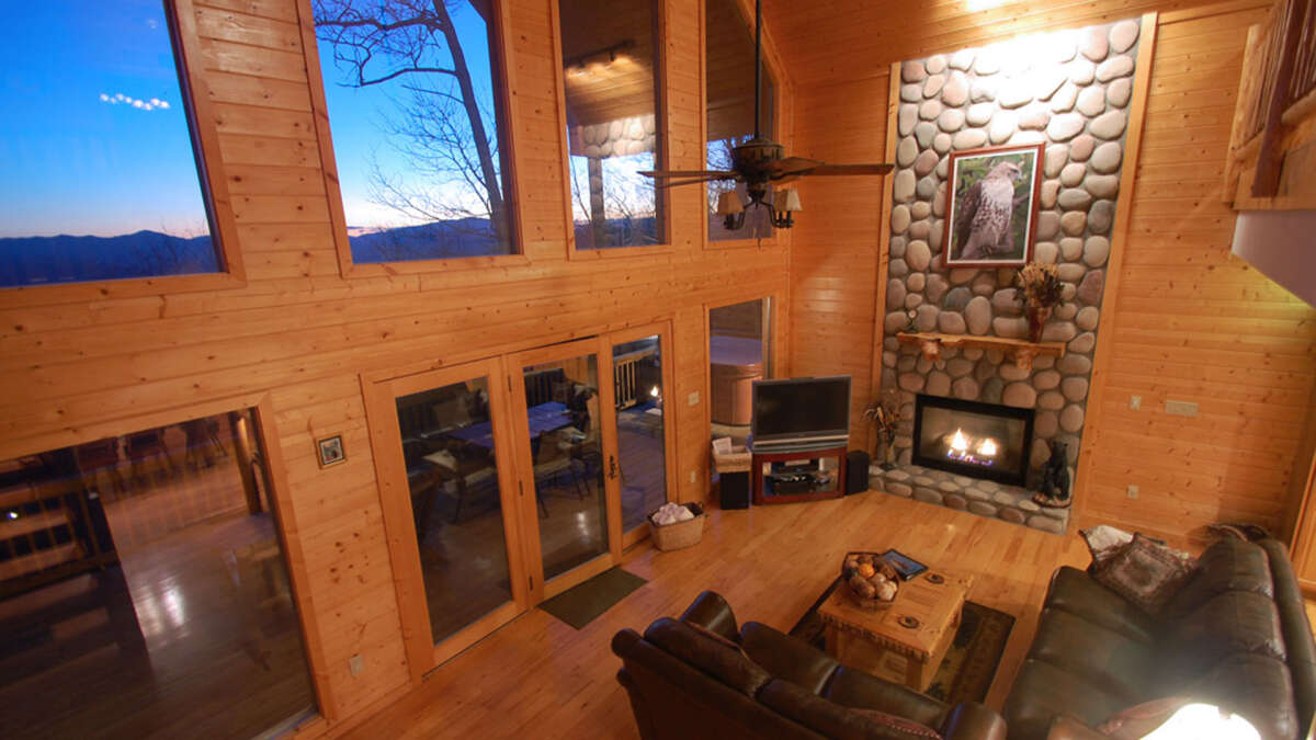 Watershed-Cabins-Bryson-City-Interior-Log-Cabin-Home-Rental