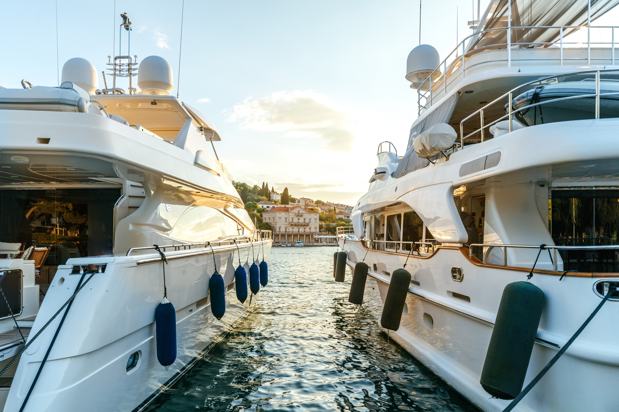 Yacht Rental Vacation Accommodations