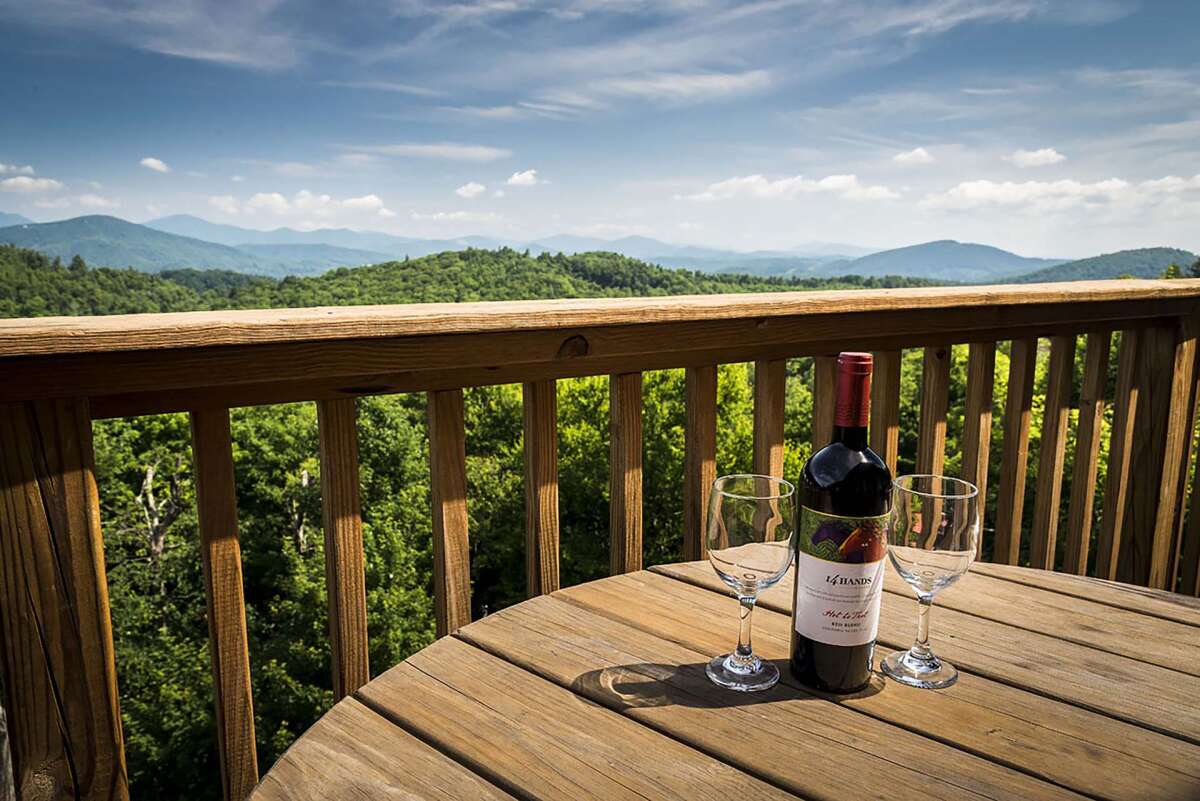 Blowing Rock Bears Eye View of Blue Ridge Mountains North Carolina