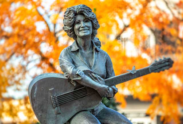 Dolly Parton Statue in Sevierville