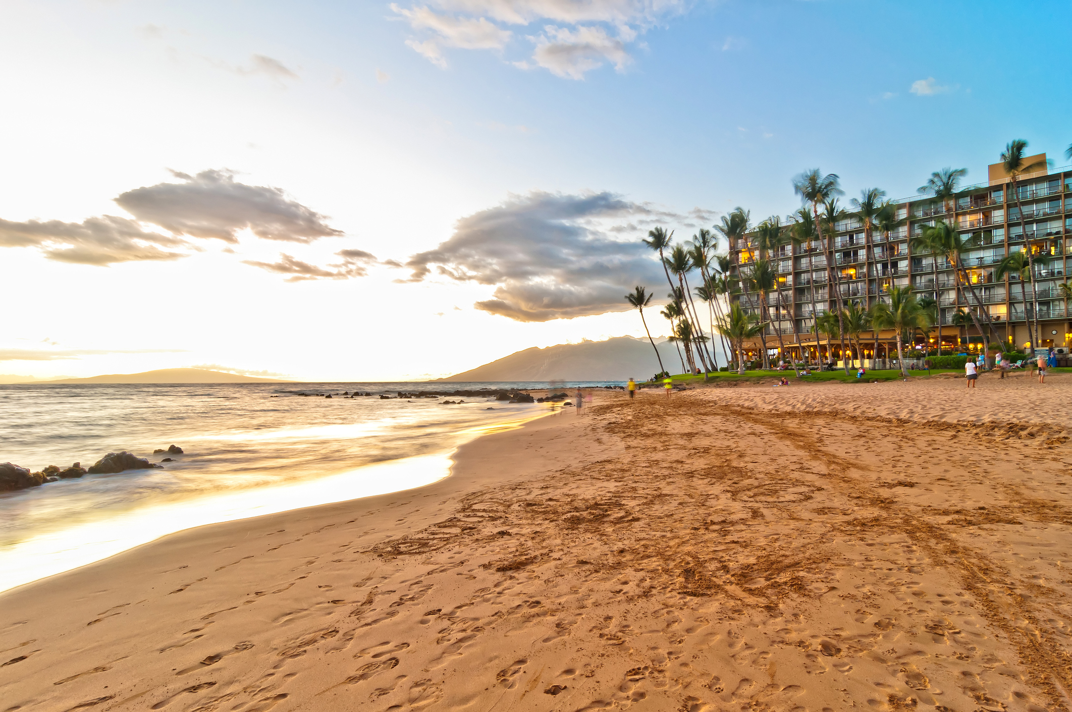 Keawakapu Beach with Mana Kai Hotel in the background