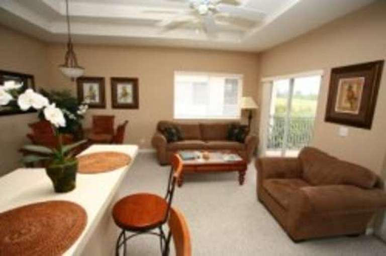Spacious living and dining area