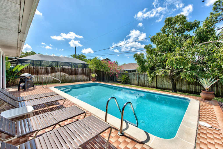 Private Pool with Southern Exposure! Pool Heat Optional Add On. Private Grill and Pool Loungers to Enjoy Sunny Naples! Privacy Fence a Bonus!