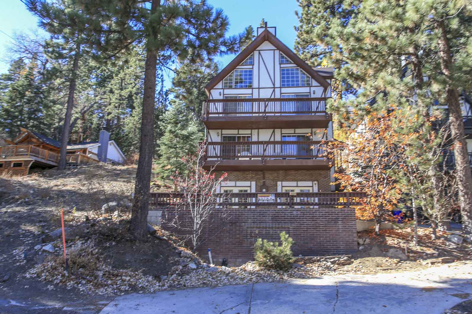 639 Bear Mountain Chalet 3 Bedroom With Pool 140836 Find Rentals