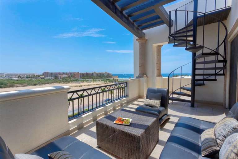 The Village 601 - Beautiful Penthouse with Ocean views