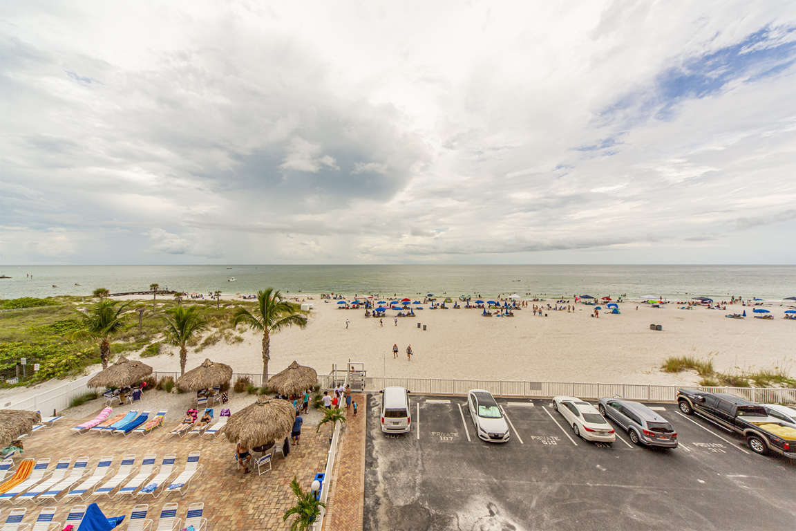 Direct Beachfront -Free WiFi - Incredible Gulf & Beach Views