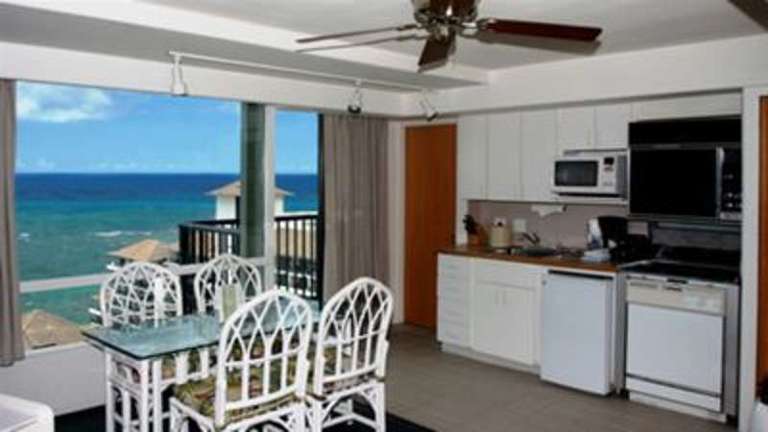kitchens and dining rooms....enjoy breakfast on the lanai from your Oahu Condo