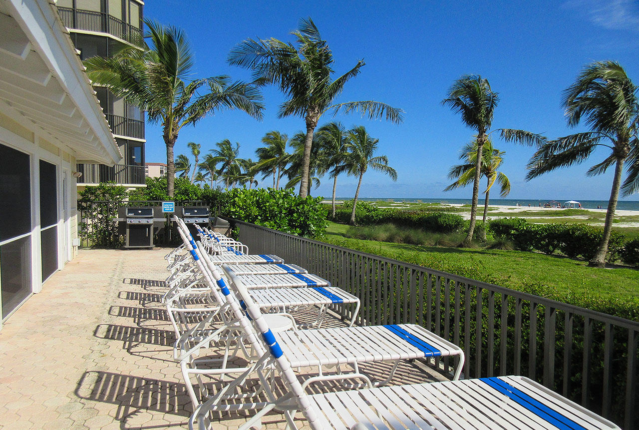 Riviera Club 406: 2 Bedroom Vacation Condo Rental Fort Myers Beach FL