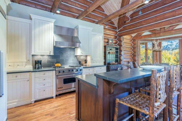 Fully Equipped Gourmet Kitchen with a Rustic Charm