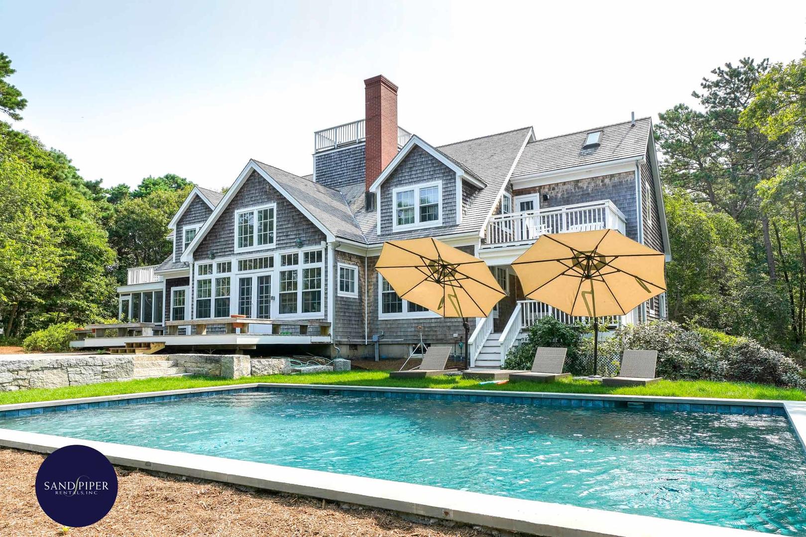 Vineyard Haven 1256 Accommodations In Marthas Vineyard With Large Pool And 5 Bedrooms 128436 Find Rentals