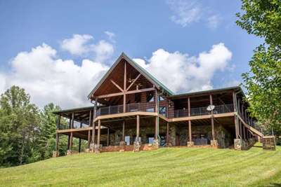 Kerr Smith Lake Vacation home in WIlkesboro, NC with 5 bedrooms and pet friendly a nice lake getaway