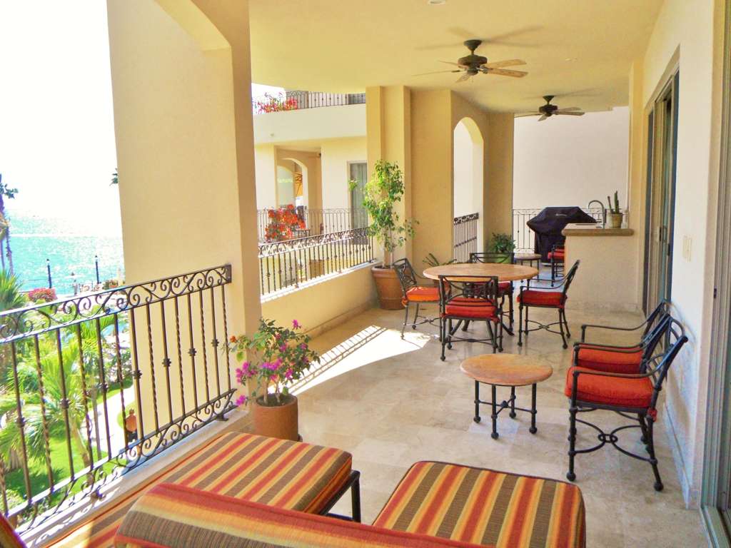 VLE - 2506 - Award Winning Resort - Spacious villa with expansive balcony! Views! Views! 