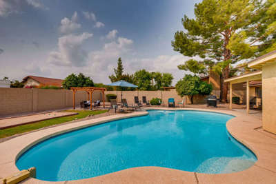 Can't you see yourself lounging by the pool enjoying the AZ sunshine?!