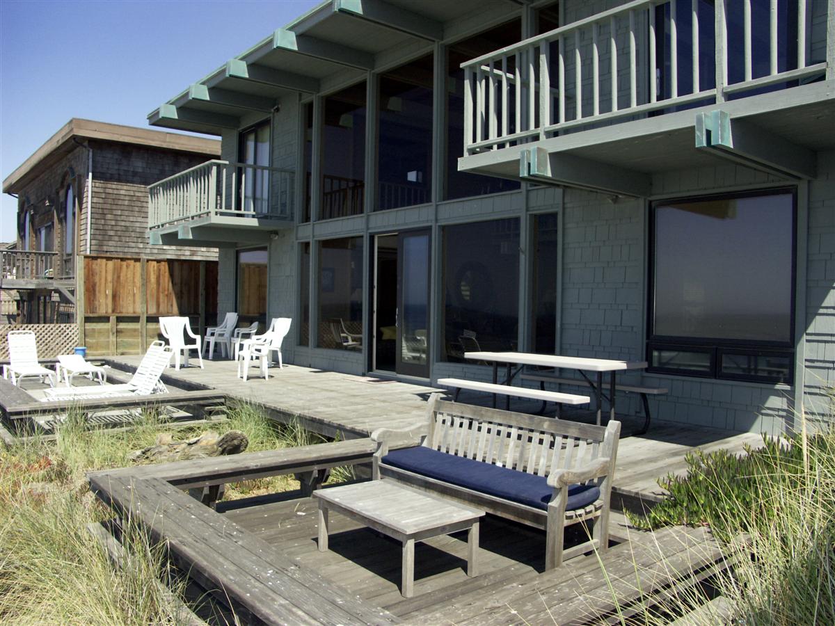 Beach House on the Bay 5 Bedroom Vacation Home Rental