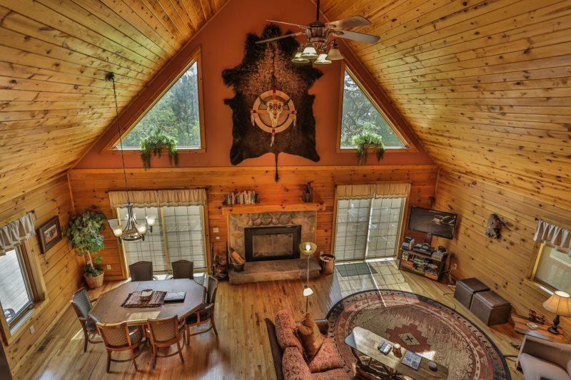 Great Pine Lodge: Place To Stay On Vacation 5 Bedroom 3 ...