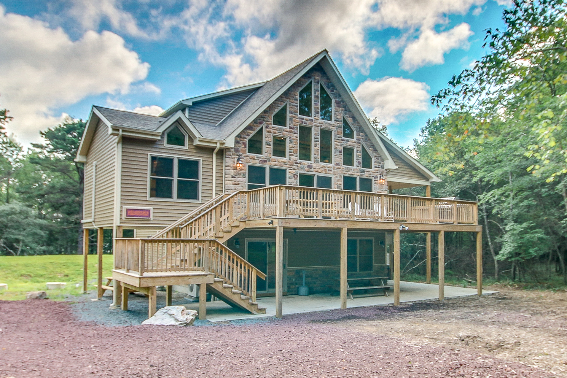 Ziruma Albrightsville 7 Bedroom Family Vacation Home Sleeps 22 With Hot Tub And Community Pool