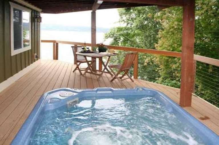 Harbor Villa Waterfront Home - Whidbey Island Washington - Waterfront home with private Hot Tub - Whidbey Retreats