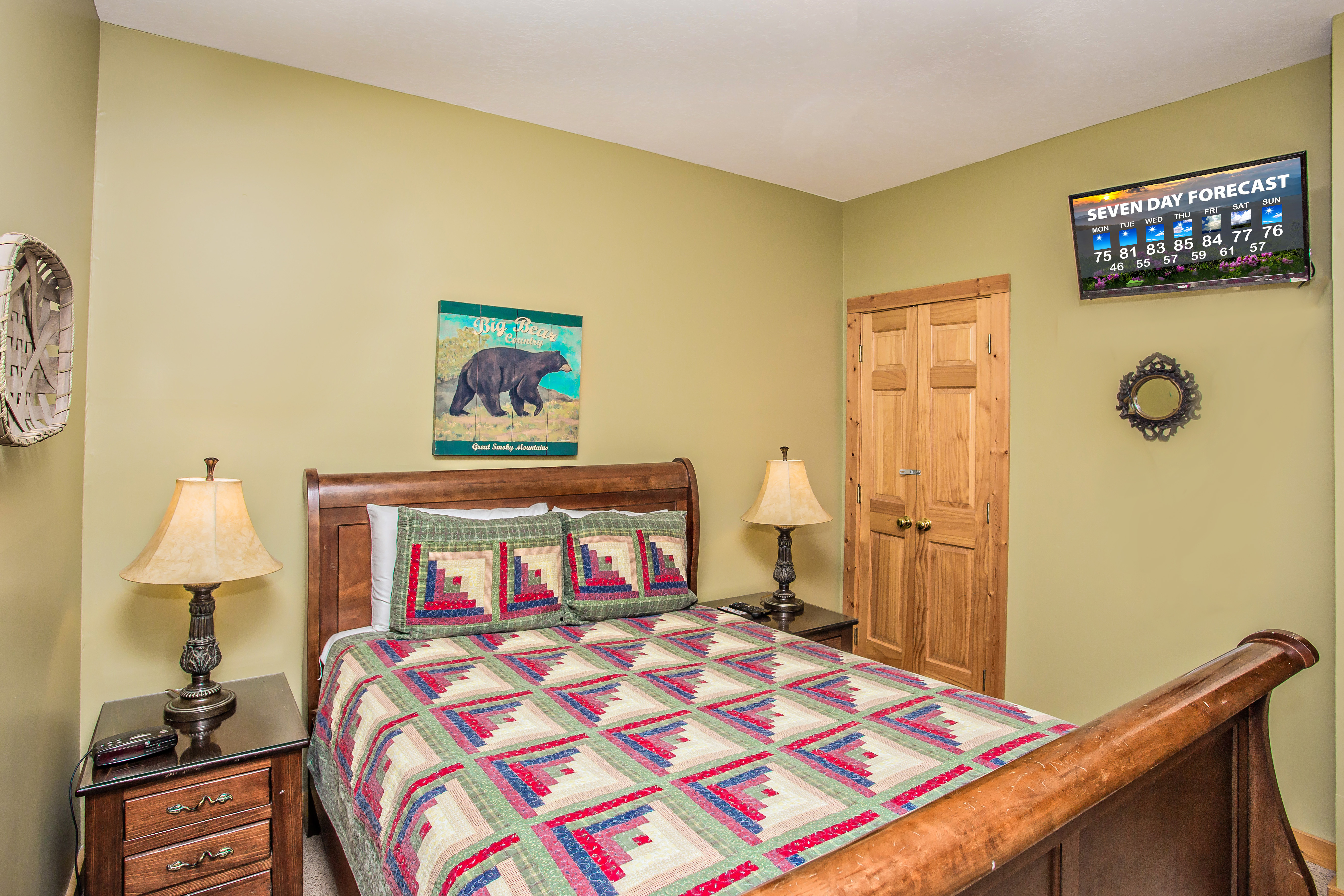Black Bear Lodge: Sevierville 5 Bedroom 4 Full Bathroom ...