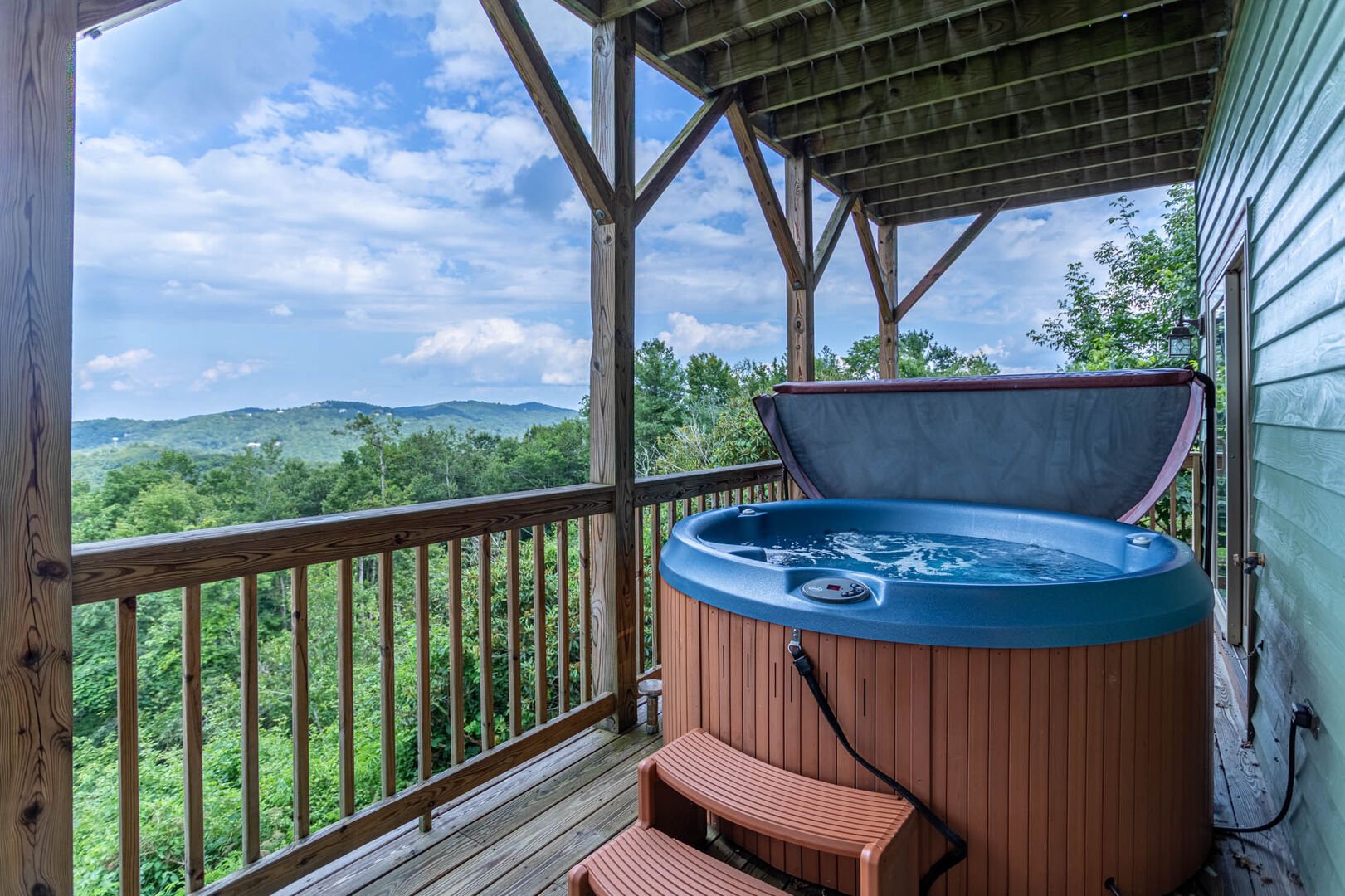 1 Amazing View Blue Ridge Mountain 3 Bedroom Vacation Home Rental Blowing Rock NC with Hot Tub