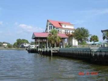 Horseshoe Beach vacation rentals waterfront with 4 bedrooms and boat dock