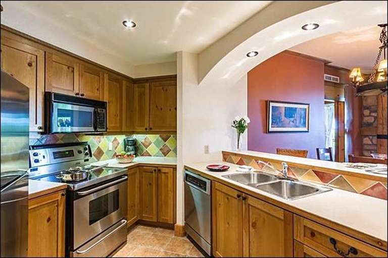 Lovely Fully Equipped Kitchen 