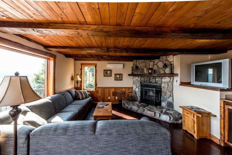 Luxury Chalet, Nestled in the Mountains and Offering Unrivaled Comfort
