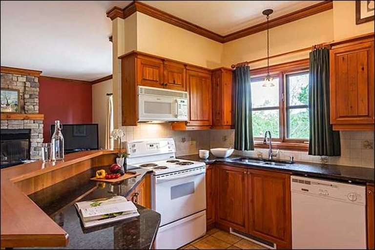 Fully Equipped Kitchen with Heated Floors