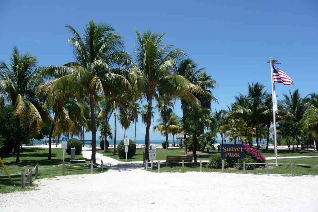 Cabana Club and KCB Info: Key Colony Beach Florida - Vacation Home for