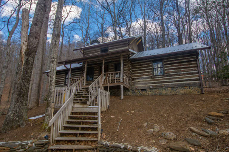 Welcome to The Mountaineer Cabin!