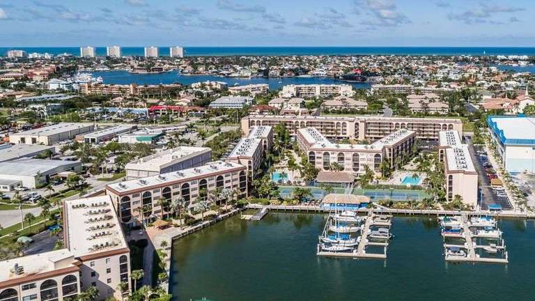 Anglers Cove 1 bedroom vacation rental in Marco Island with Resort Amenities