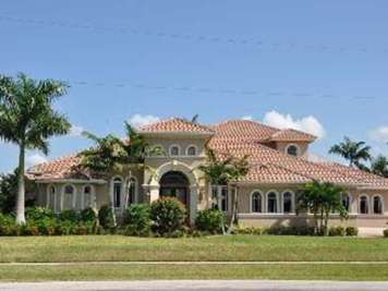 4 bedroom canal front vacation home in Marco Island with boat dock and pool