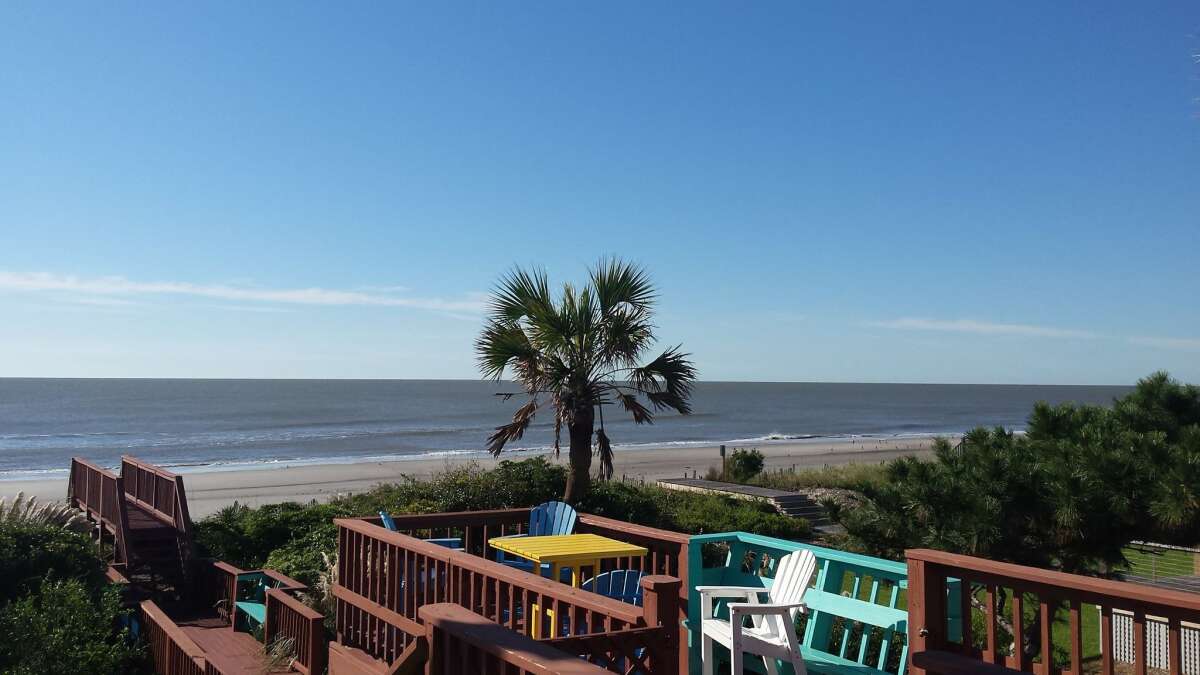 Big Travel Sites Fail on Communication - Folly Time Beach Rentals Changes the Game Using Direct Traveler Communication