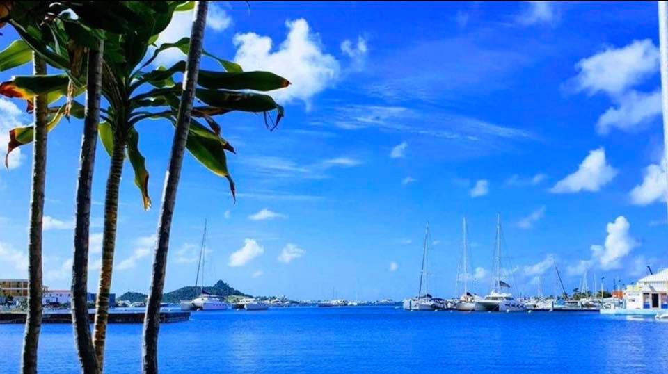 Destination of the month - Visit the beautiful St. Maarten!