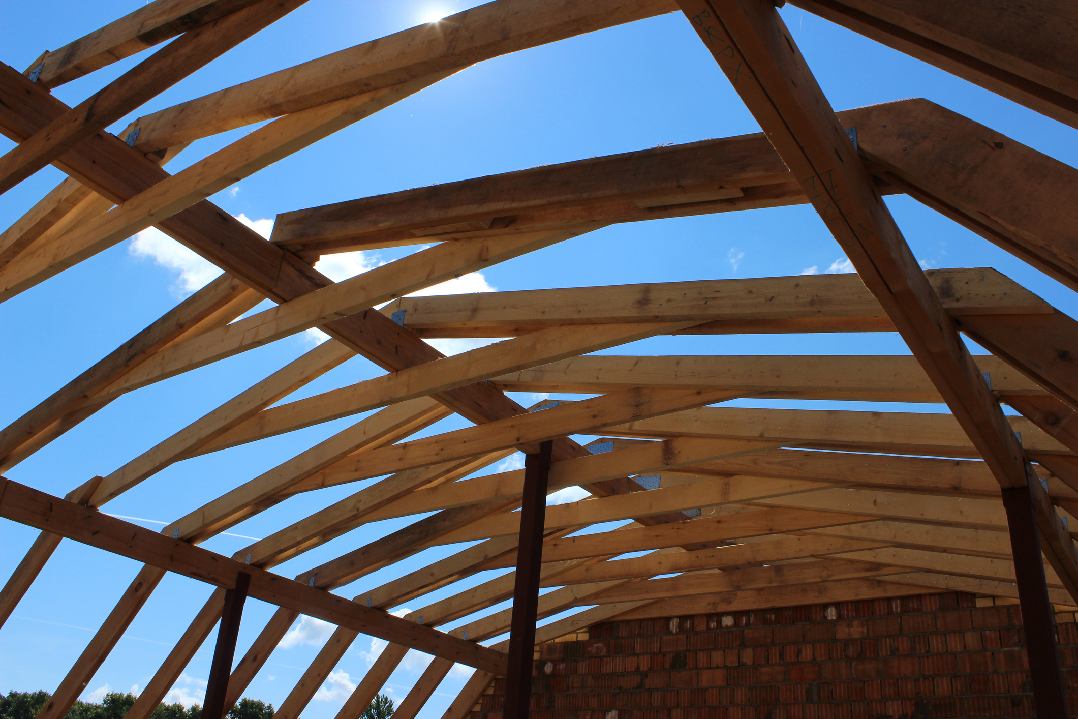 7 Ways Pole Barn Trusses Add Value to Rural Vacation Rentals