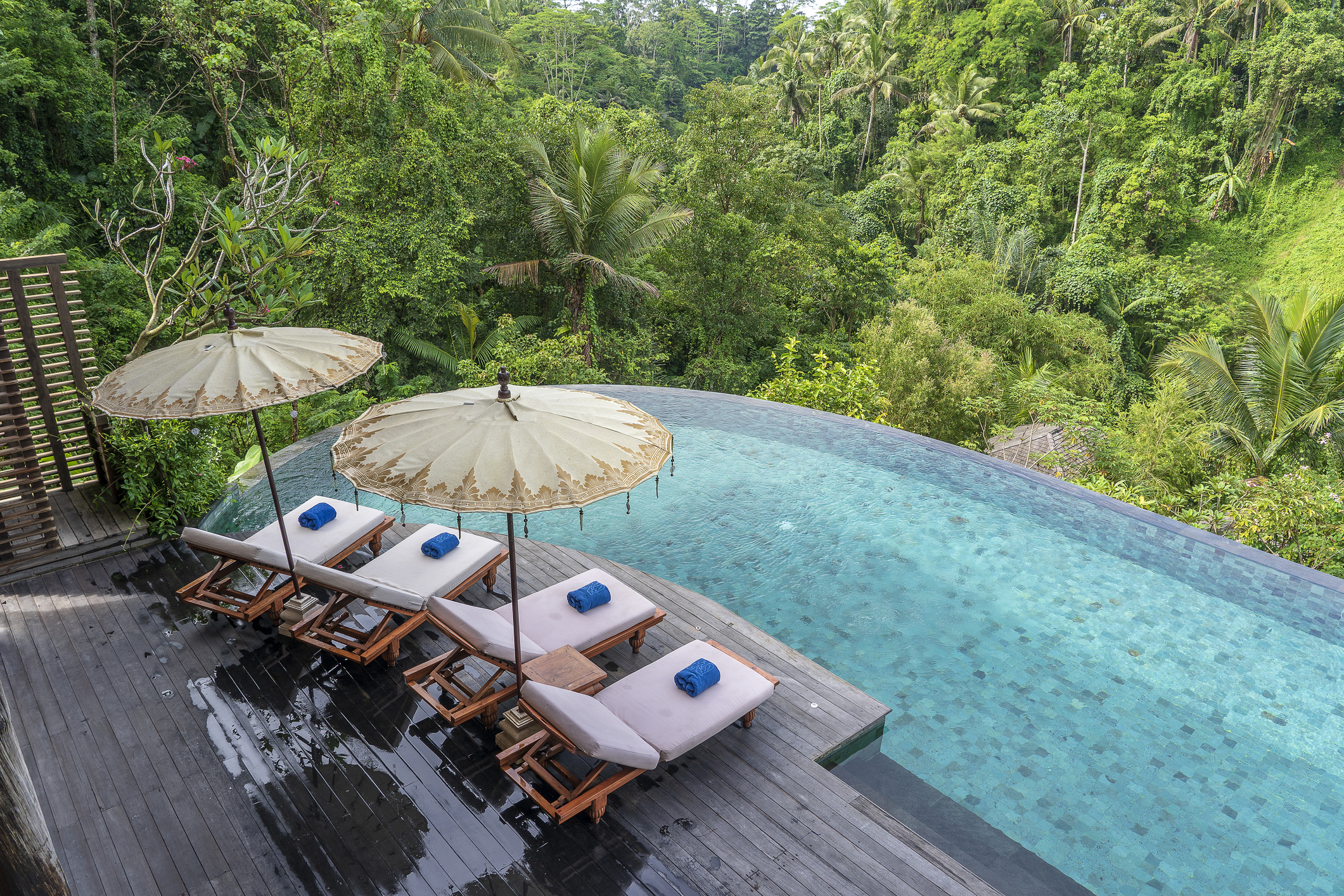 Villa vs Hotel | Which Is Better for Your Island Vacation?