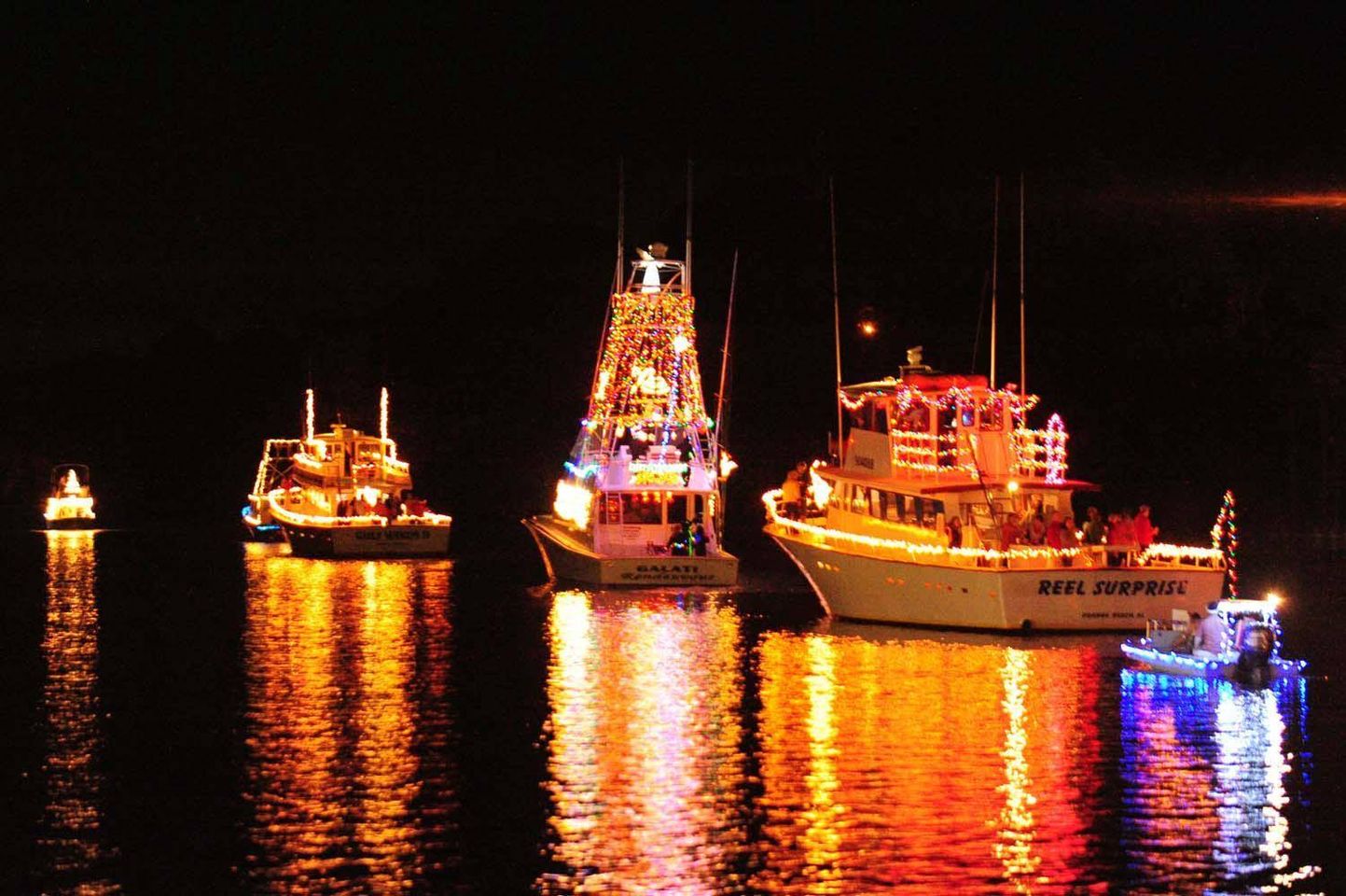 Boot Key Harbor Lighted Christmas Boat Parade